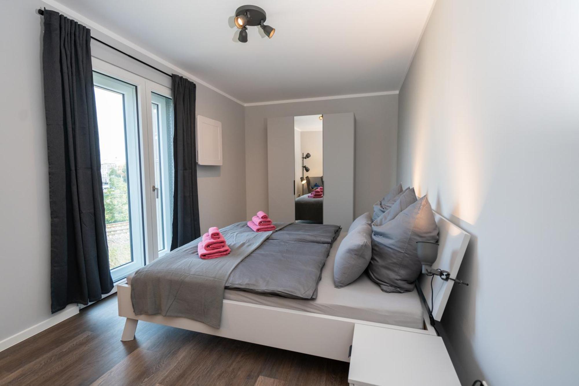 Cozy City Dream Apartment Mit Terrasse Und Parkplatz - 90M² Dresda Exterior foto
